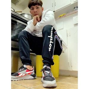 Meet your Posher, Josesito